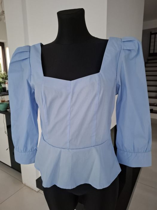 Piękna bluzka z bufkami nowa z metką L