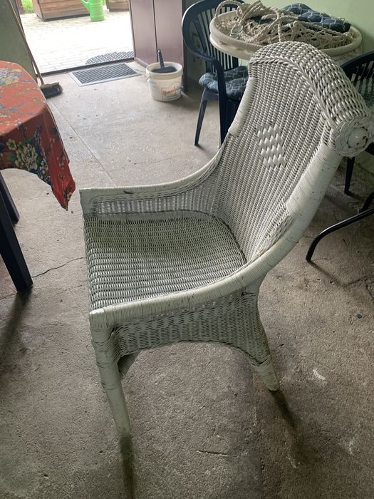 Krzeselka wiklinowe ogrodowe