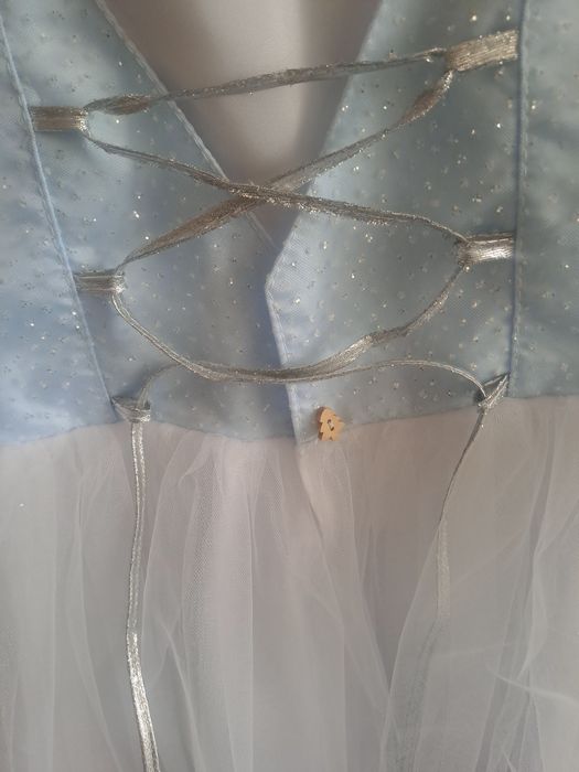 Гарна сукня на дівчинку