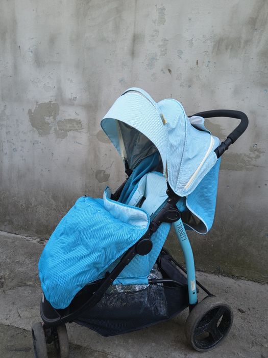 Прогулянкова коляска