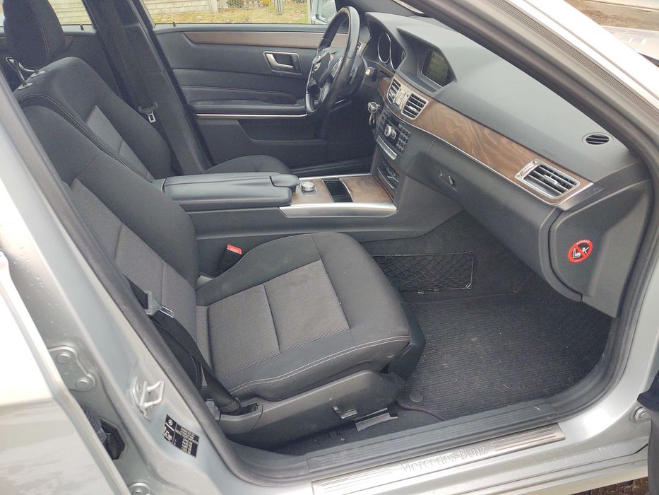 mercedes E-KLASA 2013r LIFT 2.2CDI 136KM NAVI uszkodzony