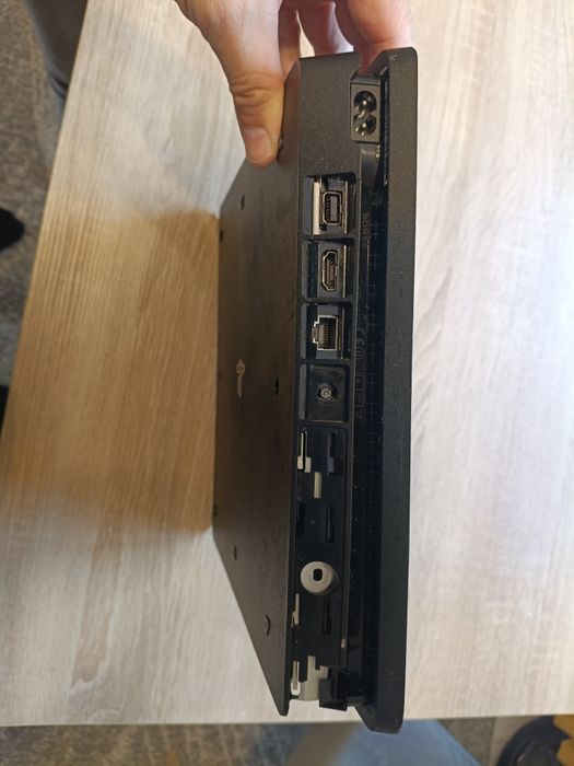 Konsola ps4 slim 500giga