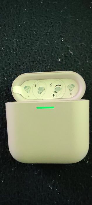 Etui ładujące do słuchawek Bowers & Wilkins