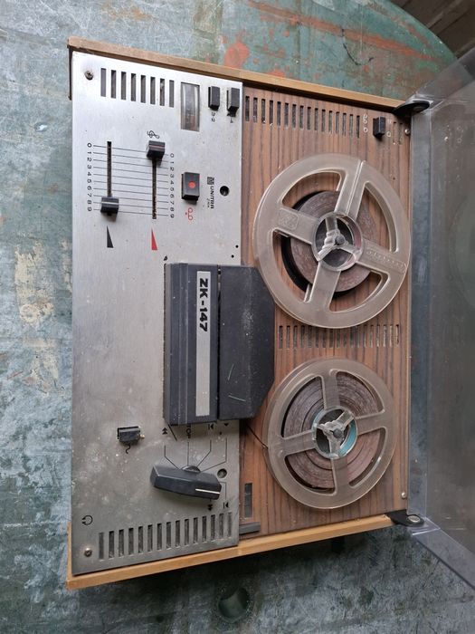 Magnetofon szpulowy ZN-147