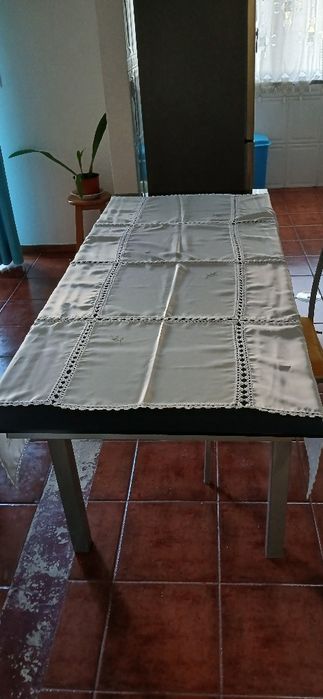 Toalha de mesa, com crochet