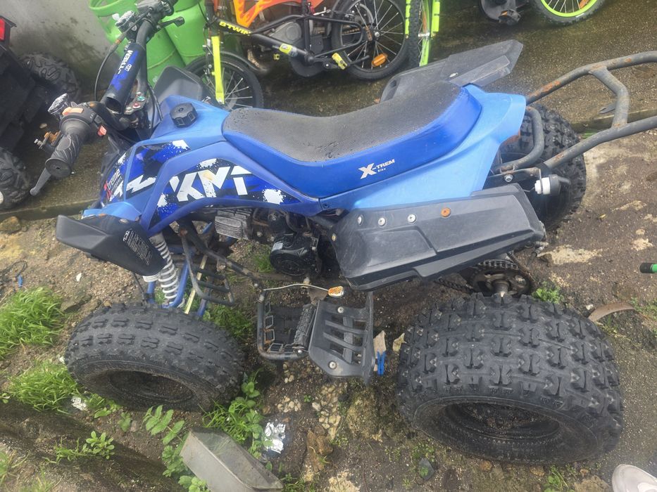 Mota 4  uma 125 azul