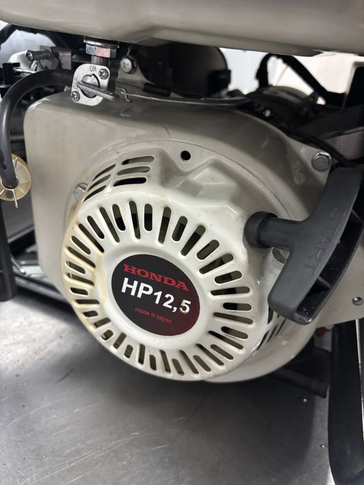 Продам генератор со стартером!