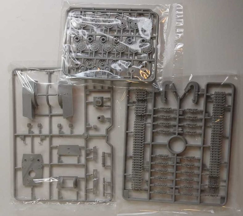 Russian KV-1 Model 1941 Tank - 1/72 Hobby Boss 84810 1/48