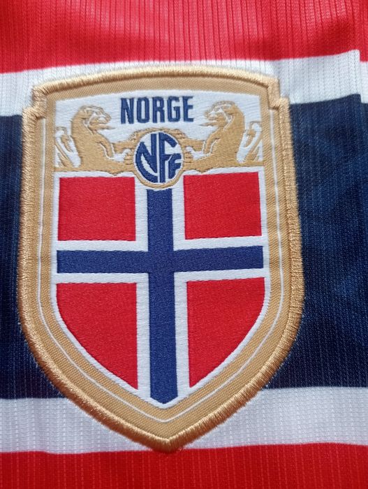 Camisola Noruega Principal (Design Cruz Nórdica) [NOVA]