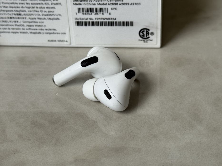 Оригінальні Apple AirPods Pro 2