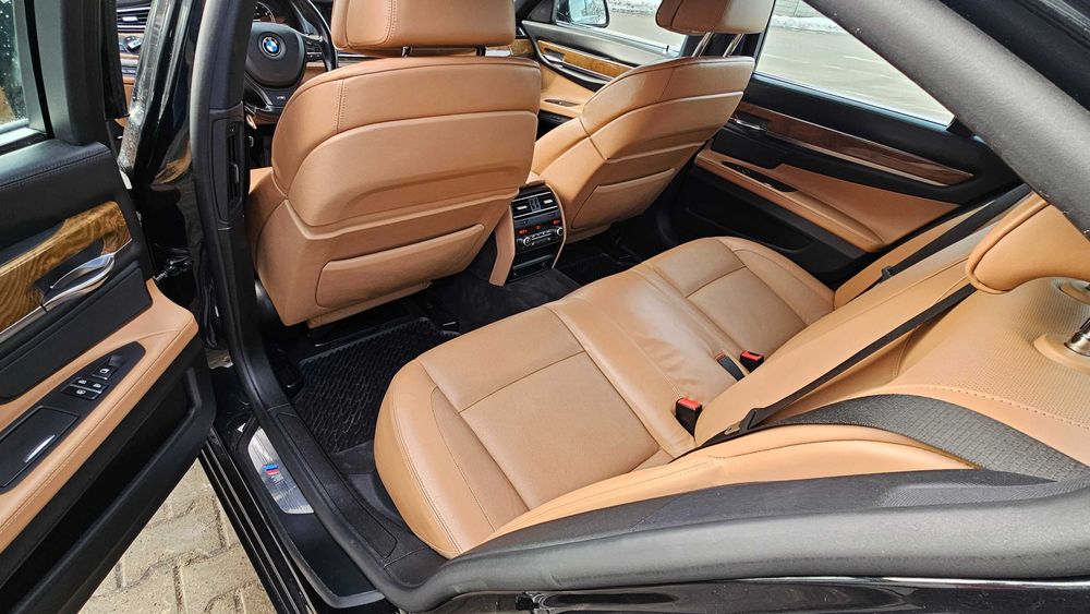 Bmw seria 7  3.0 245KM Mpakiet