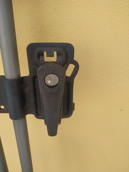 1 Suporte para Bicicletas adultos/crianças venda ind. com chave