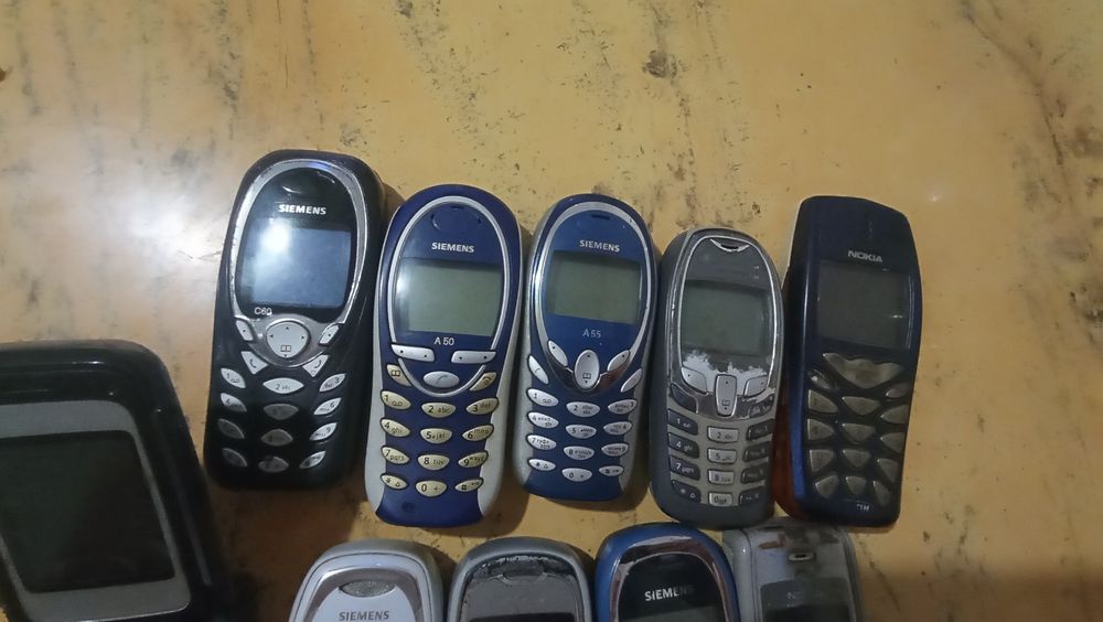 Телефон siemens та nokia