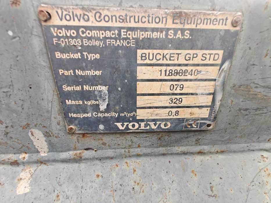 экскаватор погрузчик Volvo BL60