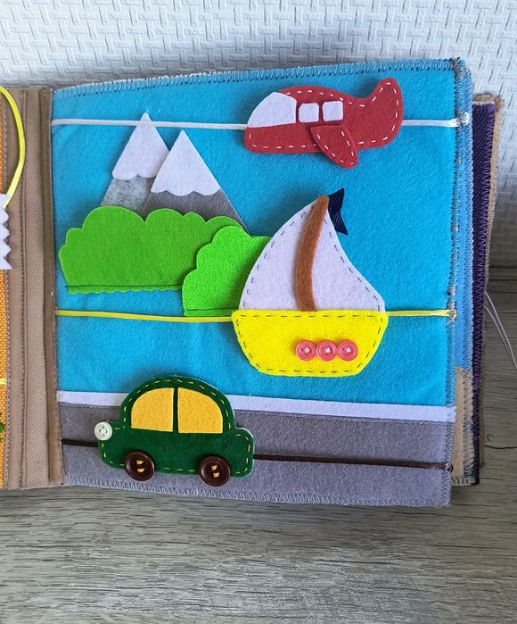 Розвиваюча книжка з фетру. Книжка для малюків