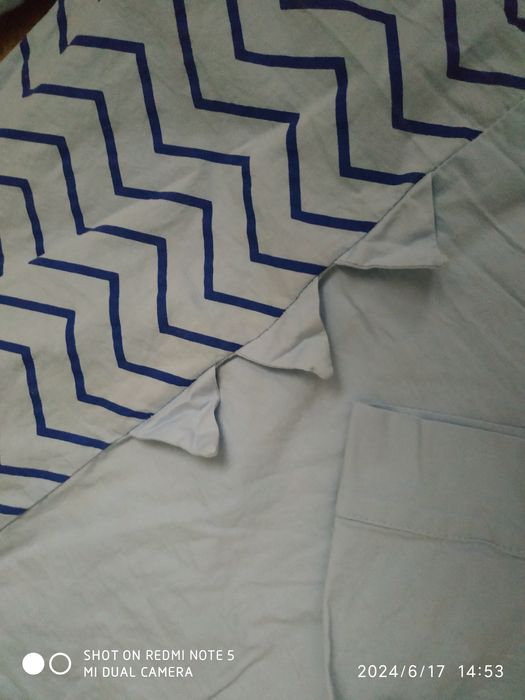 Elegancka koszula dinozaur 104 pieknie sie prezentuje
