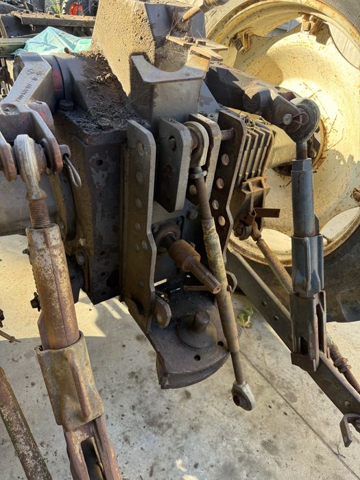 Konsola zaczep tylny Renault Ramie odciąg podnośnik