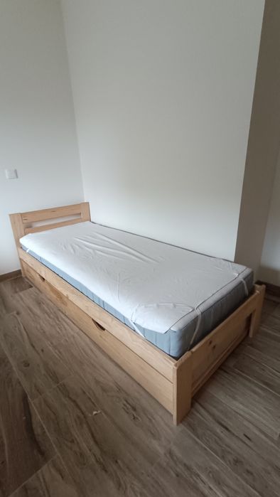 Cama LUFE 80x200 em Madeira c/ Cama Inferior + 2 Colchões