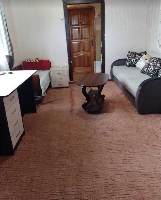 Продам простору кімнату 20 м2 на Основі (пр. Гагаріна)