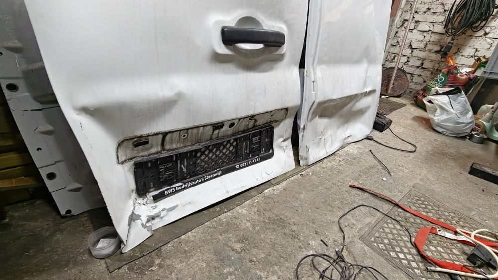 Drzwi bagażnika opel Vivaro b 2016 r