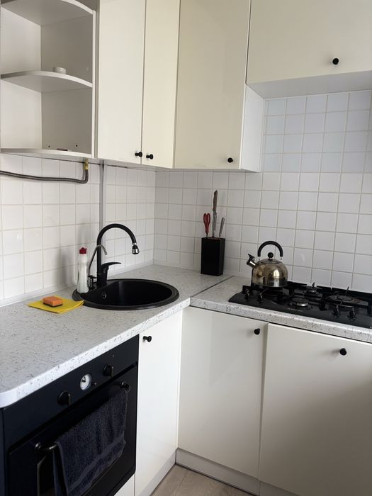 Сдам квартиру левый берег,2-х комн.посуточно,понедельно.Свободна