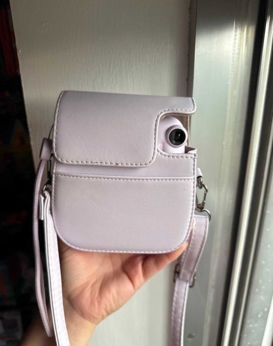 Máquina Instax Mini 11 + capa