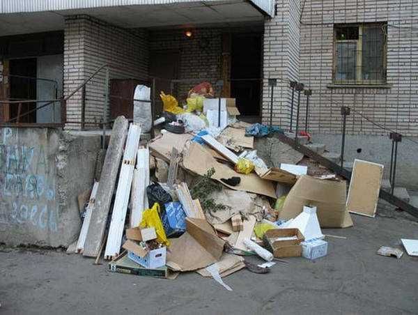 Вивезення сміття, мотлоху, старих меблів.