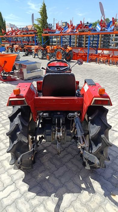 Trator SHIBAURA D208