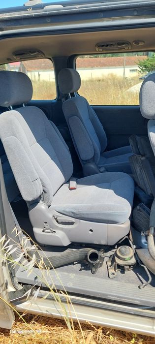 Para peças ou recuperar kia Carnival 2.9TDi 7lugares ano2000 com docum