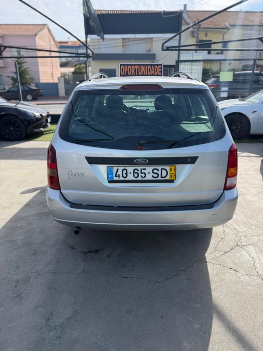 Focus  SW 1.4i muito Boa
