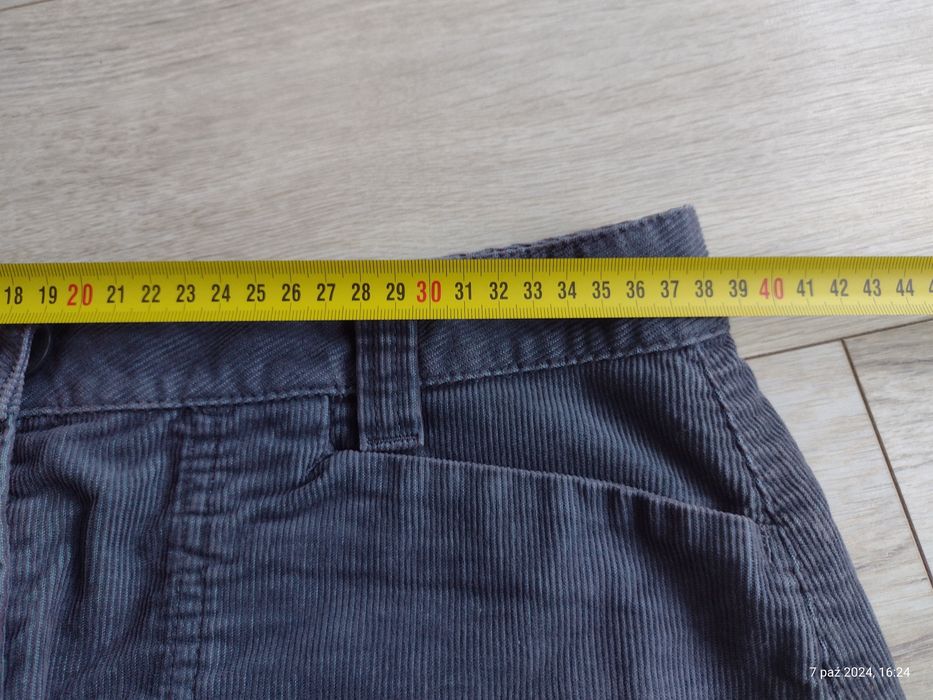 Włoska spódnica ze sztruksu zimowa r.M nowa