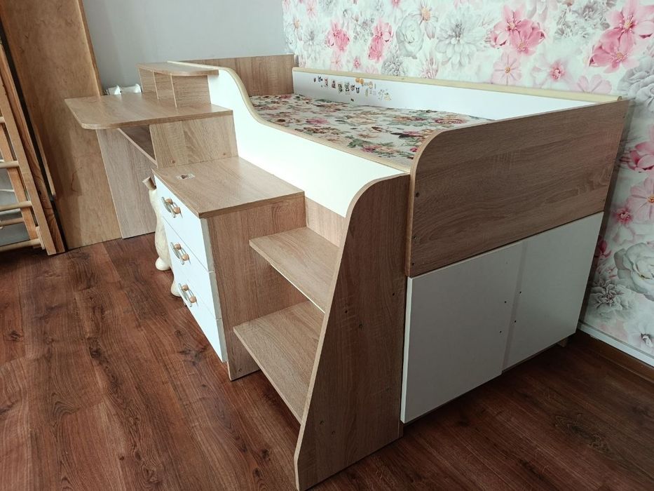 Дитяче ліжко з матрацом