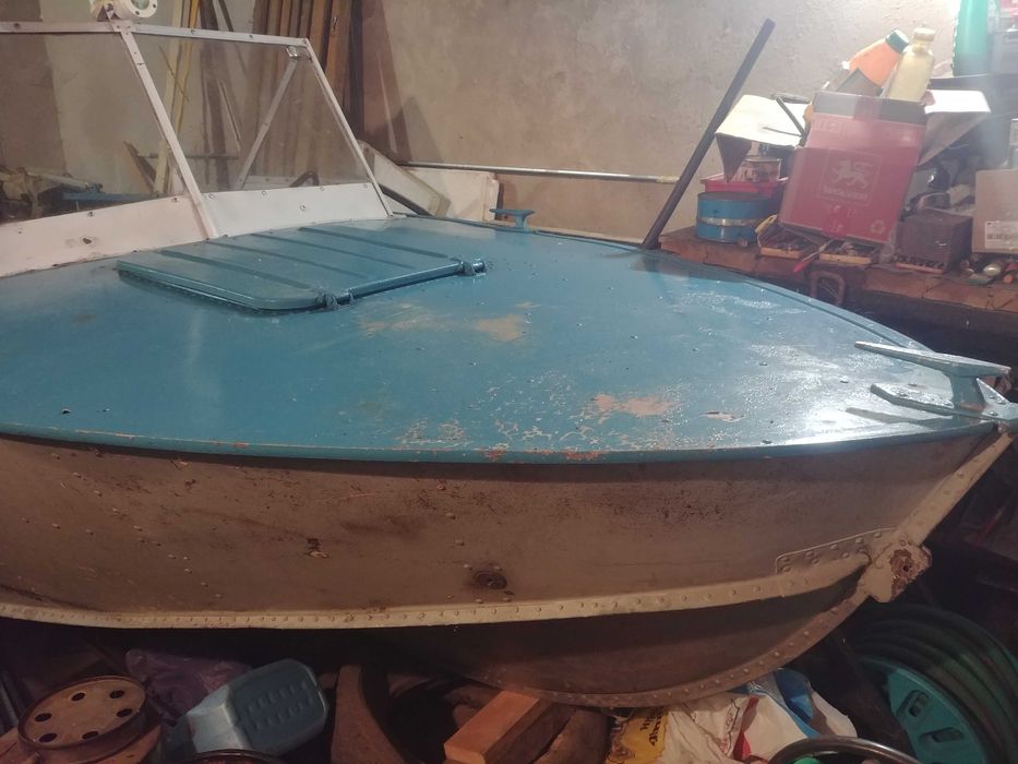 Моторний човен прогрес 4