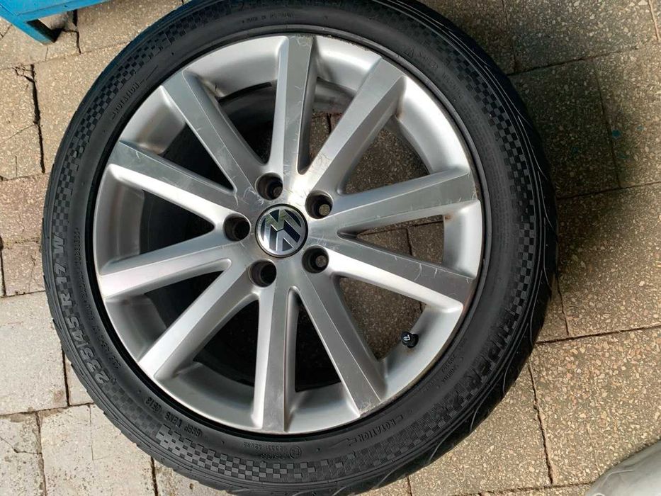 Комплект дисків з шинами 235\45\R17