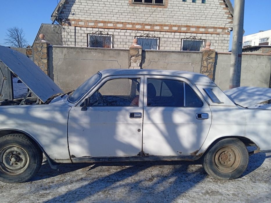 Разбираем Волгу 2410 на разборку кому что надо пишите