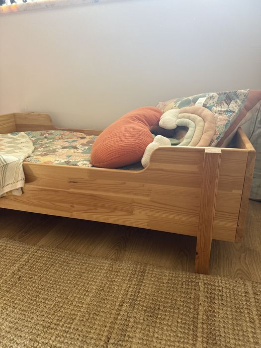 Cama feita à mao para criança c/colchao