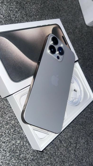 Iphone 15 novo..