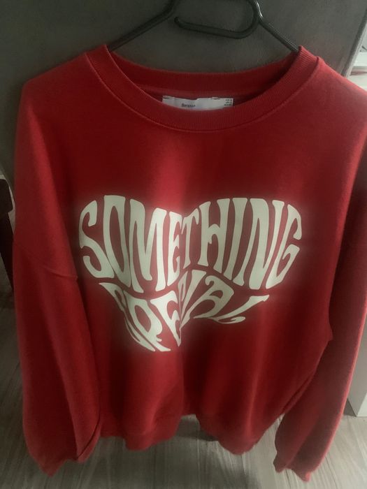 Bluza z nadrukiem w serce