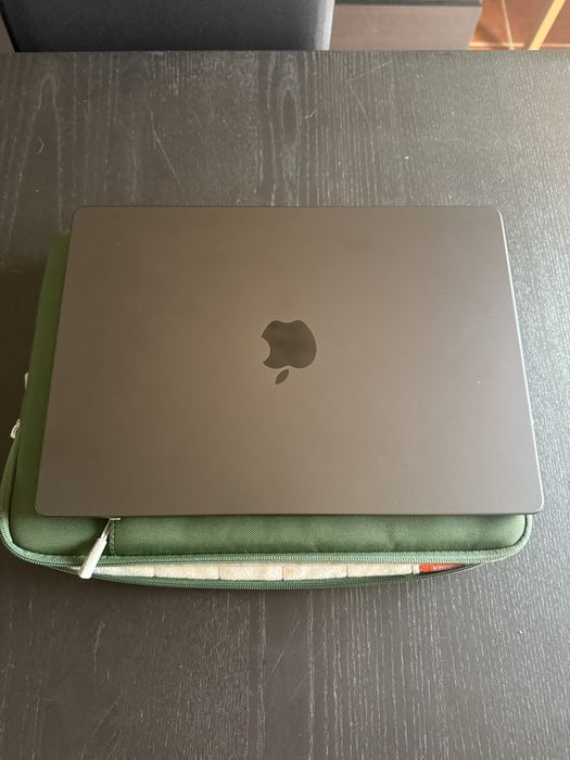 Macbook M5 Pro (Novo) com acessorios