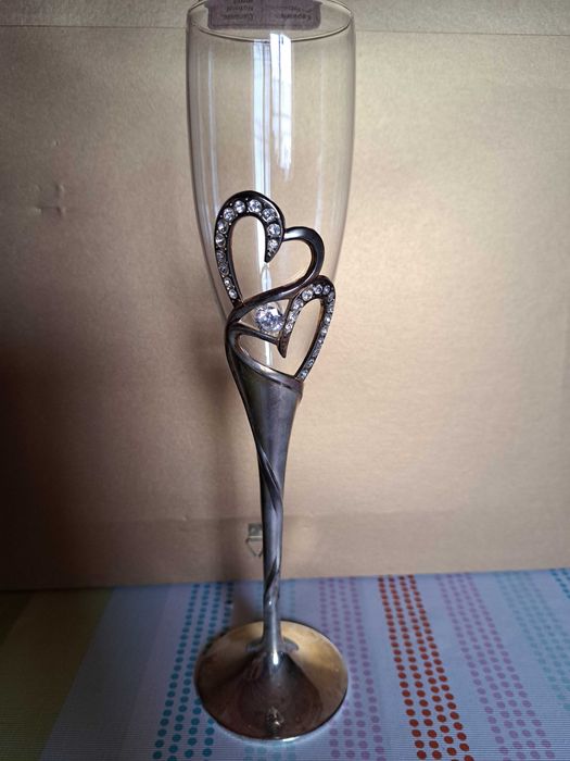 Весільні келихи продам