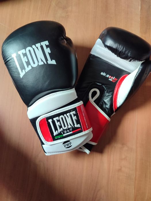 Rękawice bokserskie marki Leone