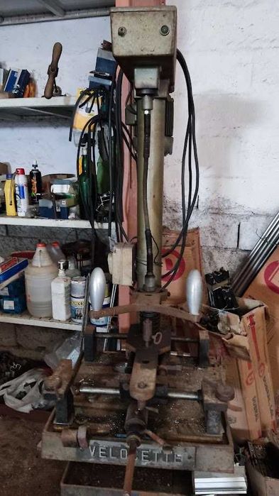 Máquina de Serralharia Velocette – Ideal para Caixilharia e Perfuração