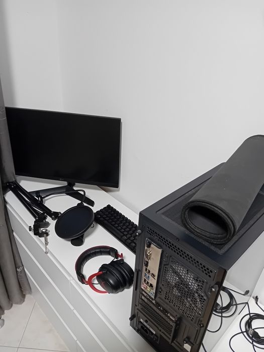 Setup gamer em bom estado