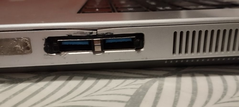 Laptop Sony Mio PCG-7Y1M