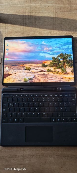 Microsoft Surface Pro x SQ1