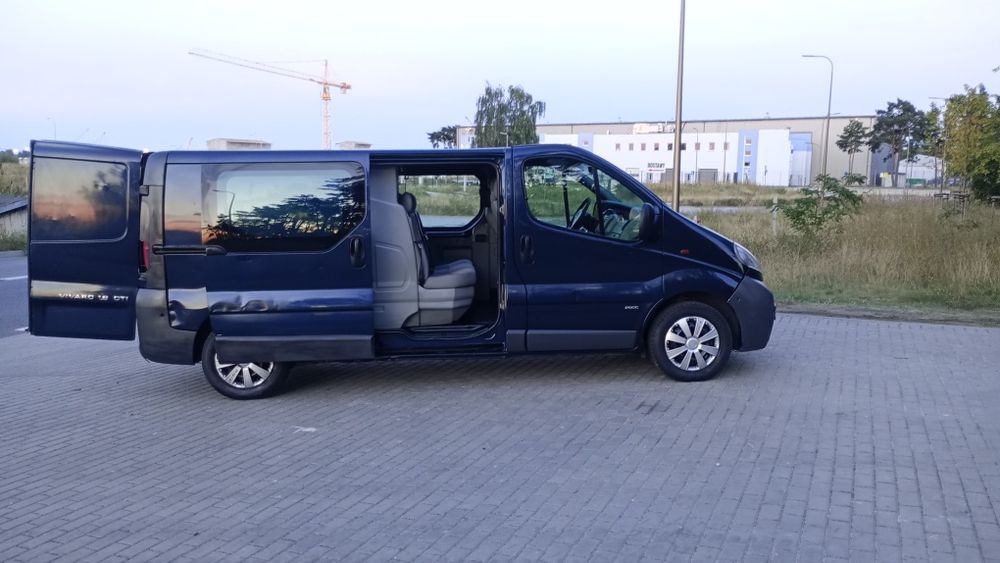 Opel Vivaro 1.9 cdi Holenderka  Maxi Long 6 osobowy klima Brygadowka
