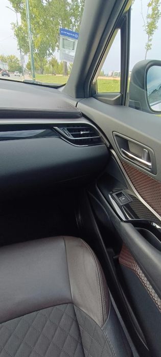 Vendo Toyota C-HR