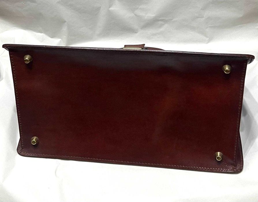 Pasta Executiva Clássica em Couro Castanho Bristol Myers Squibb