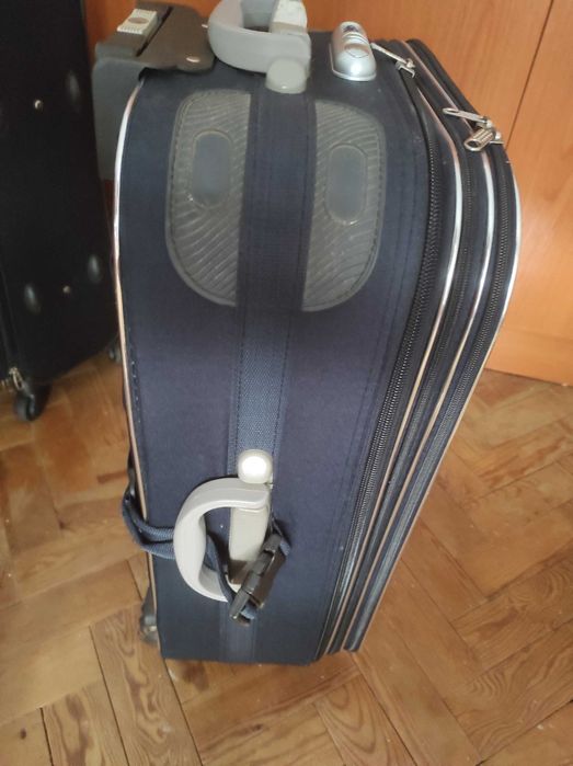 Mala de viagem com reforço no fecho