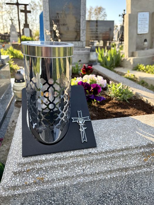 ЛАМПАДКИ НА СОНЯЧНИХ БАТАРЕЯХ .